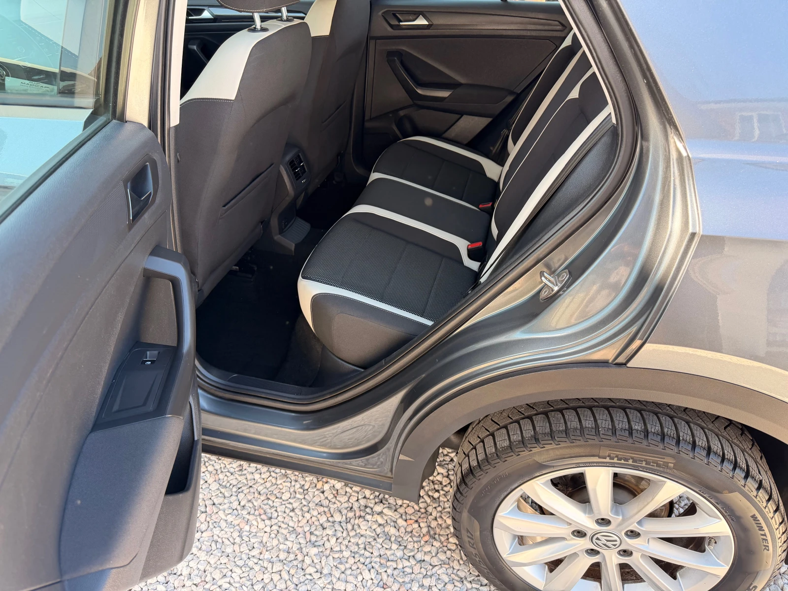 VW T-Roc 2.0TDI* NAVI* AUTOMATIK* DIGITAL* LIZING, снимка 16 - Автомобили и джипове - 54377013
