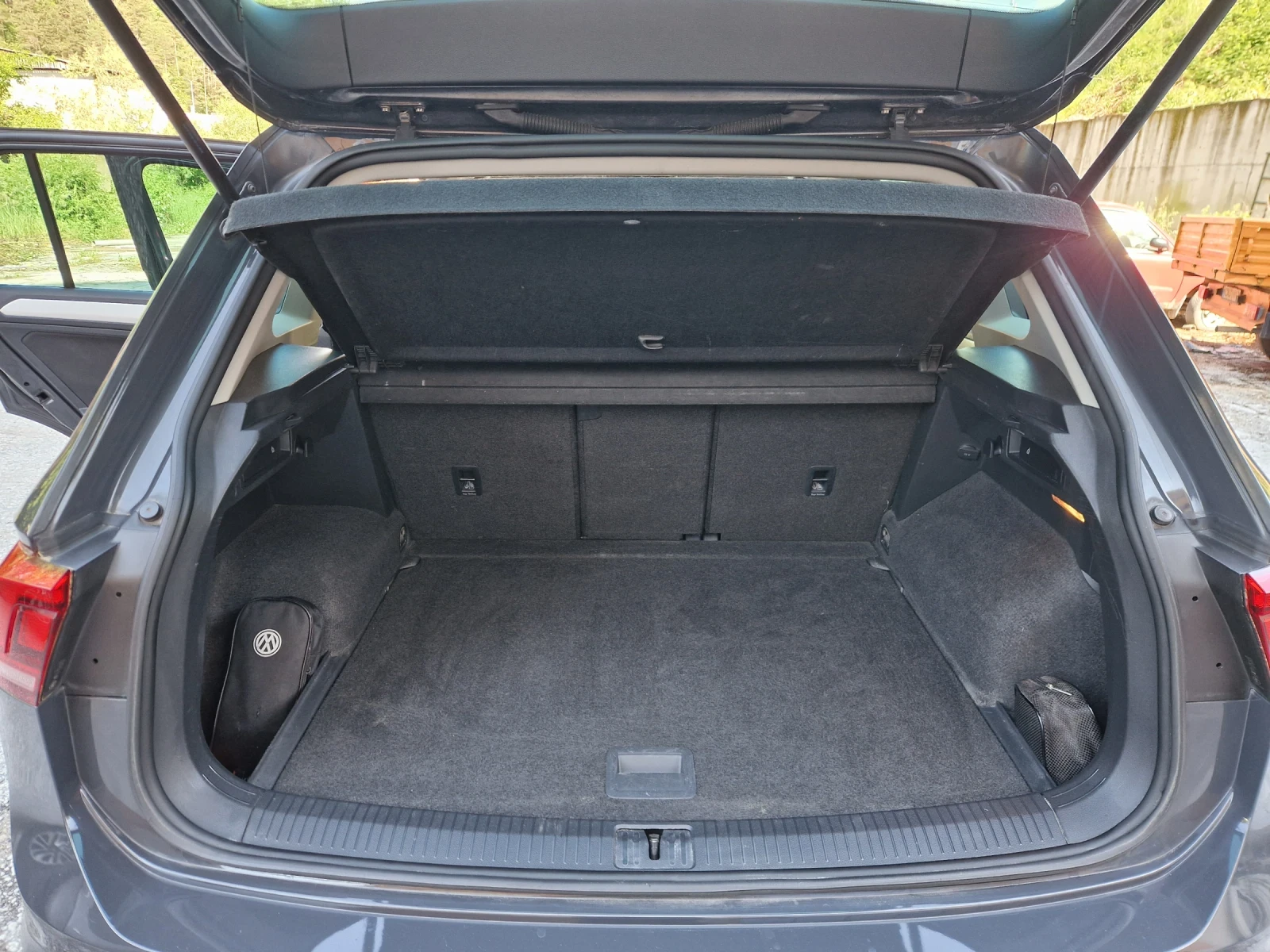 VW Tiguan 2.0TDi 4Motion, снимка 15 - Автомобили и джипове - 54961815