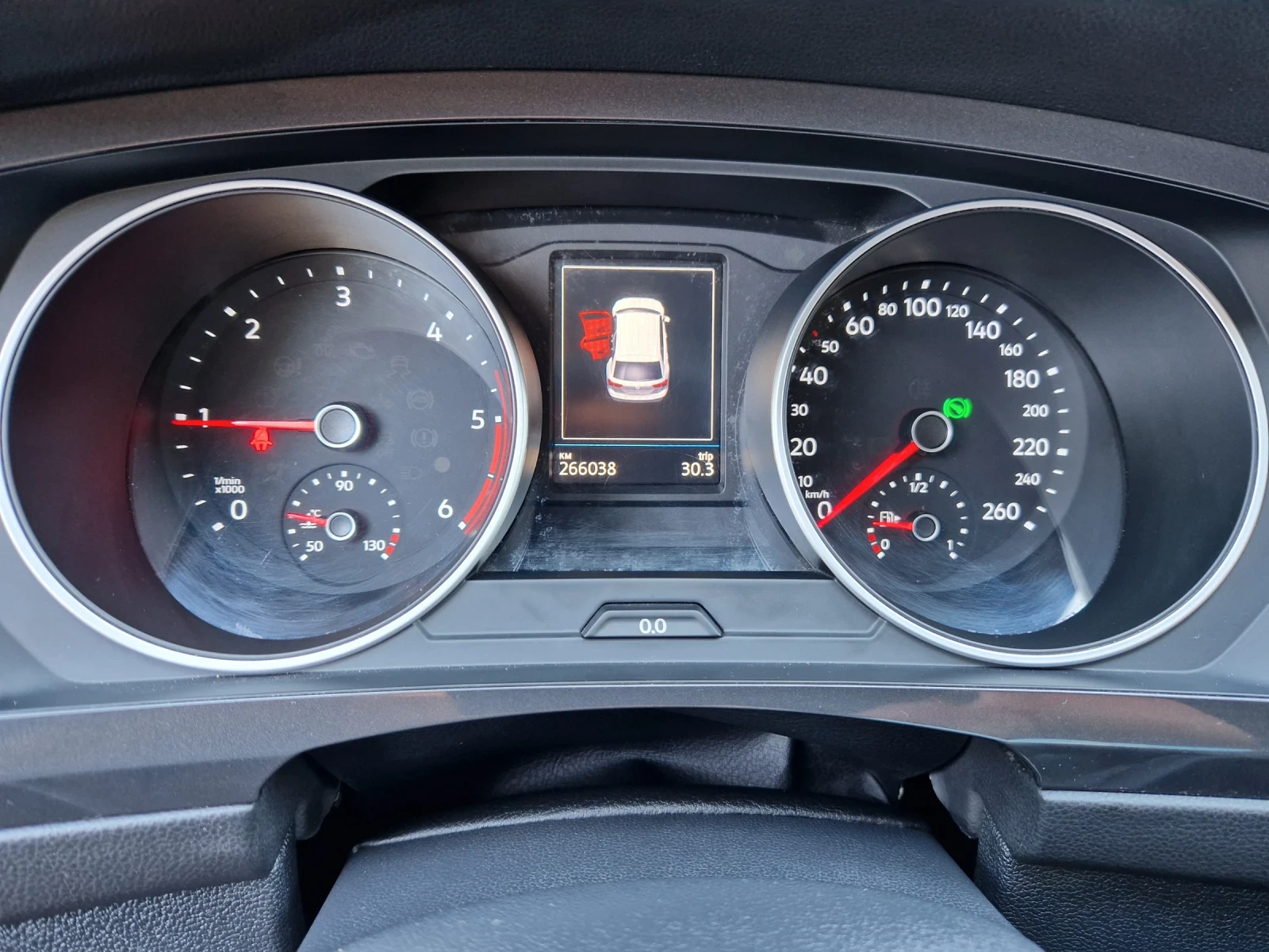 VW Tiguan 2.0TDi 4Motion, снимка 10 - Автомобили и джипове - 54961815