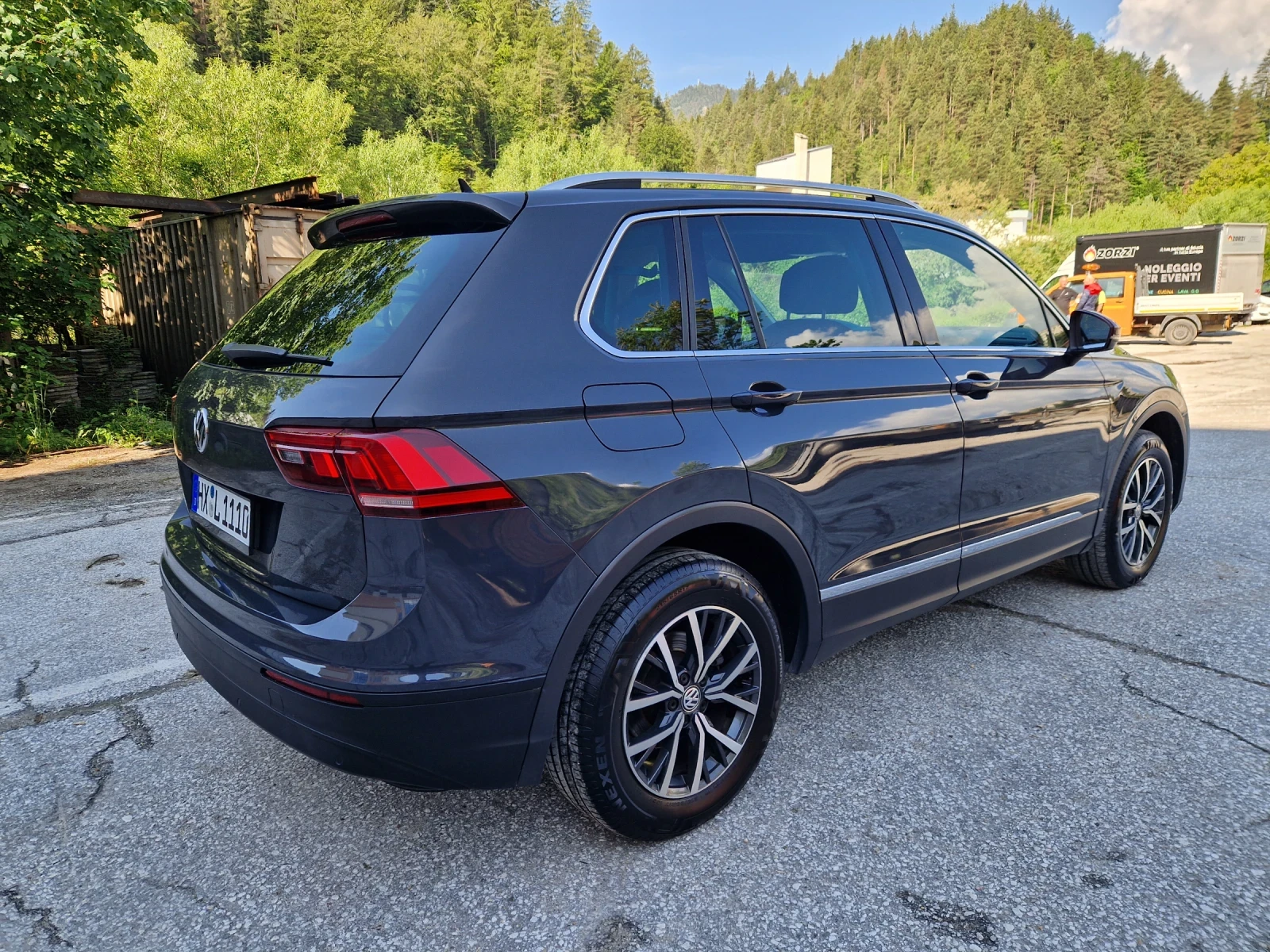 VW Tiguan 2.0TDi 4Motion, снимка 4 - Автомобили и джипове - 54961815