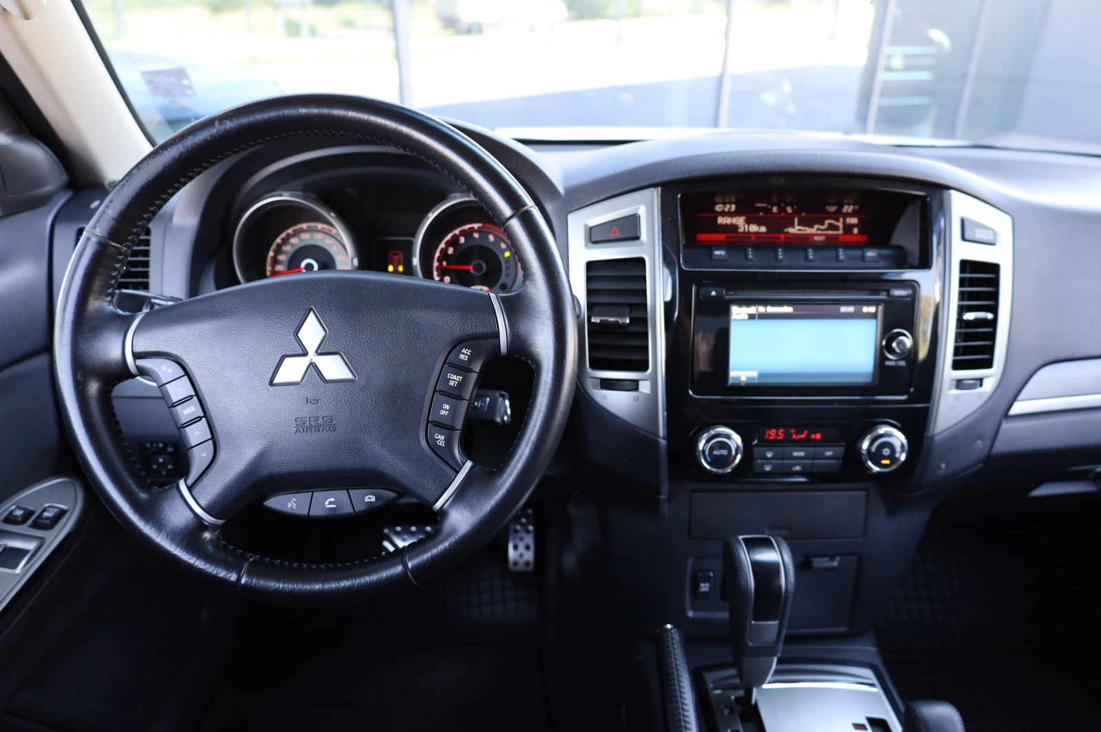 Mitsubishi Pajero * FACELIFT* NAVI* , снимка 9 - Автомобили и джипове - 55062841