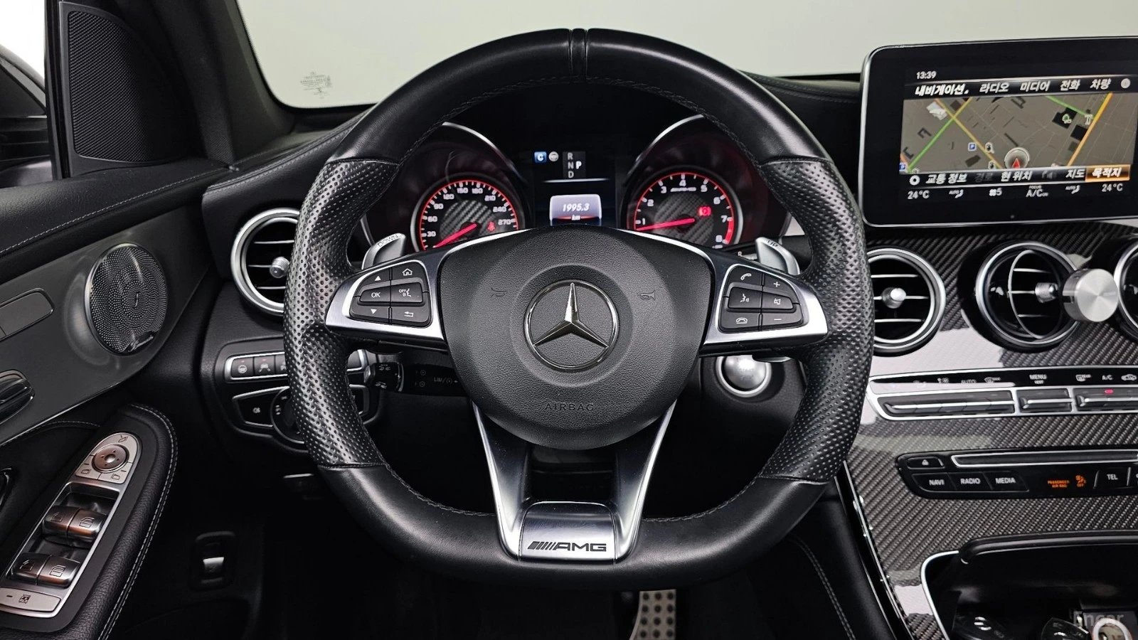 Mercedes-Benz GLC 63 AMG S* 4MATIC* DISTRONIC* ПОДГРЕВ* 360* КАМЕРА* , снимка 6 - Автомобили и джипове - 55464513