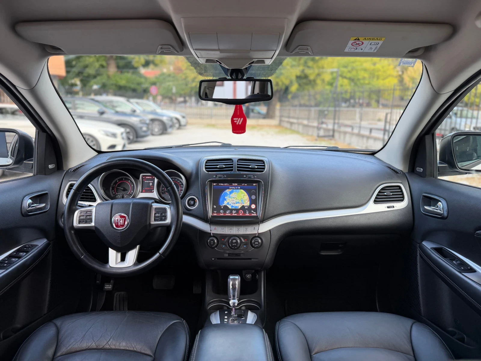 Fiat Freemont 2.0D* AWD* 6+ 1* KEYLESS* AUTOMATIC* CAMERA* KOJA, снимка 15 - Автомобили и джипове - 56522065
