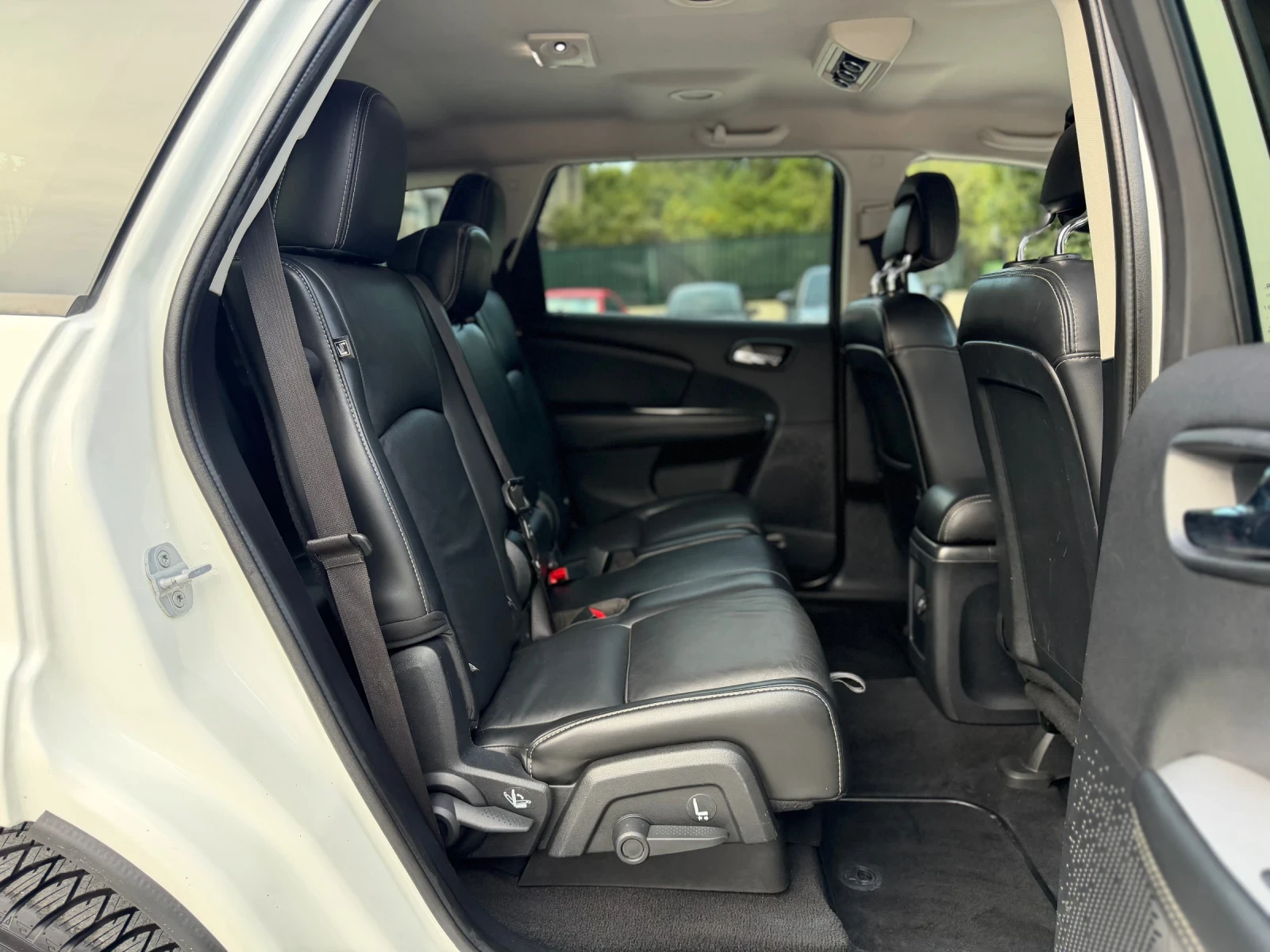 Fiat Freemont 2.0D* AWD* 6+ 1* KEYLESS* AUTOMATIC* CAMERA* KOJA, снимка 14 - Автомобили и джипове - 56522065