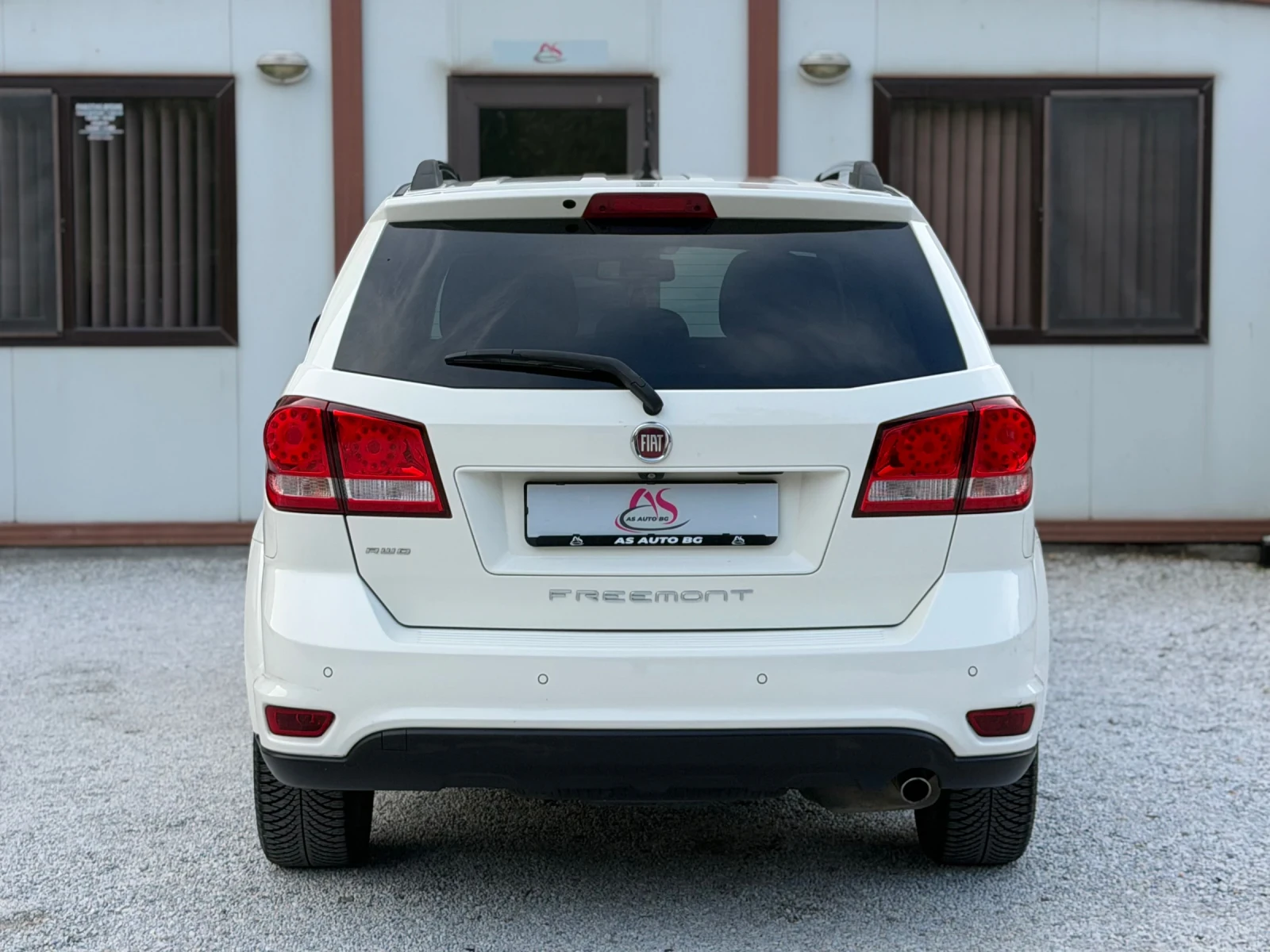 Fiat Freemont 2.0D* AWD* 6+ 1* KEYLESS* AUTOMATIC* CAMERA* KOJA, снимка 6 - Автомобили и джипове - 56522065