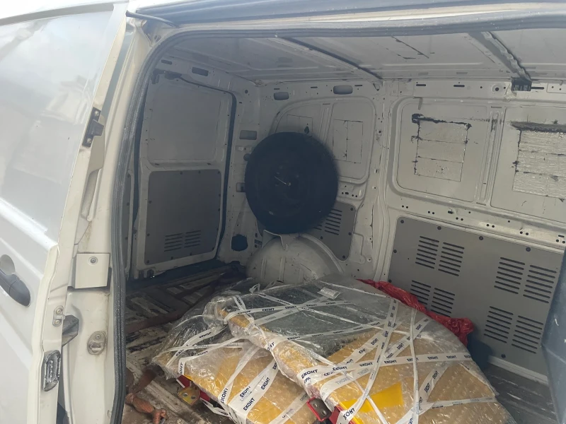 Mercedes-Benz Vito 115 сди2.2 150 кс климатик без ръжди, снимка 7 - Бусове и автобуси - 52867137