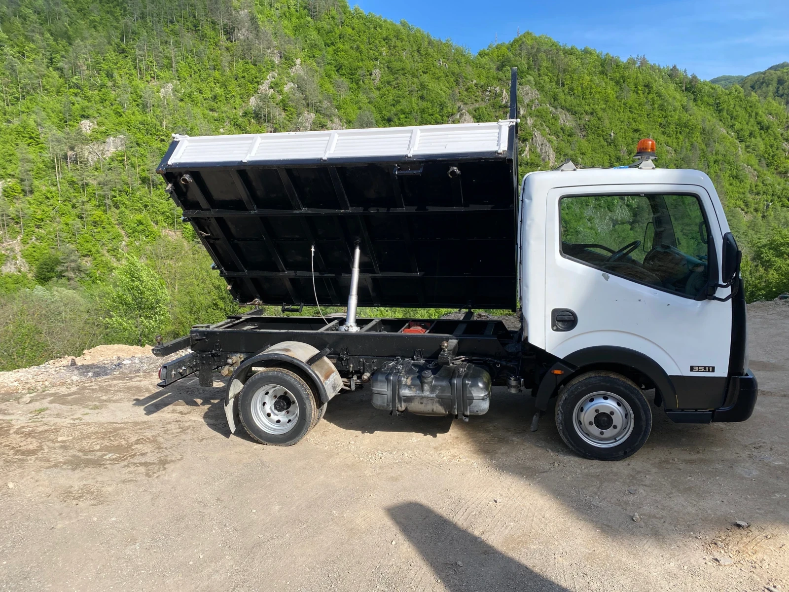 Nissan Capstar Тристранен самосвал. Помпа на скоростите - изображение 5