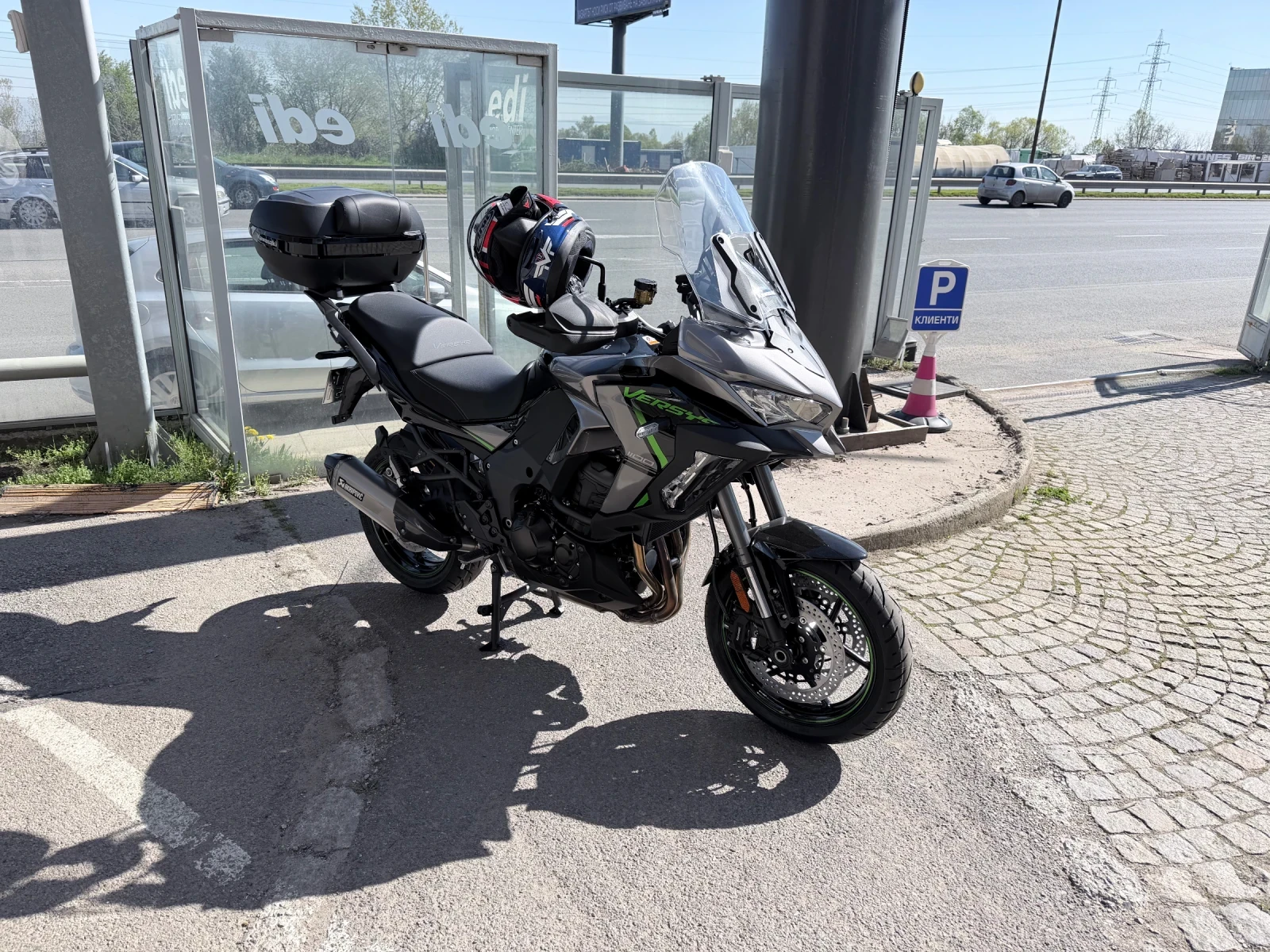 Kawasaki Versys 1100 SE Akrapovic 