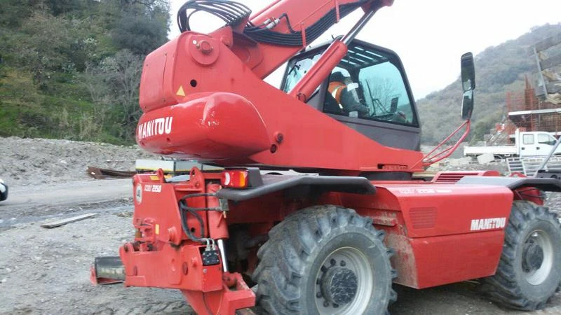 Телескопични товарачи Manitou MRT 2150 Turbo - изображение 3