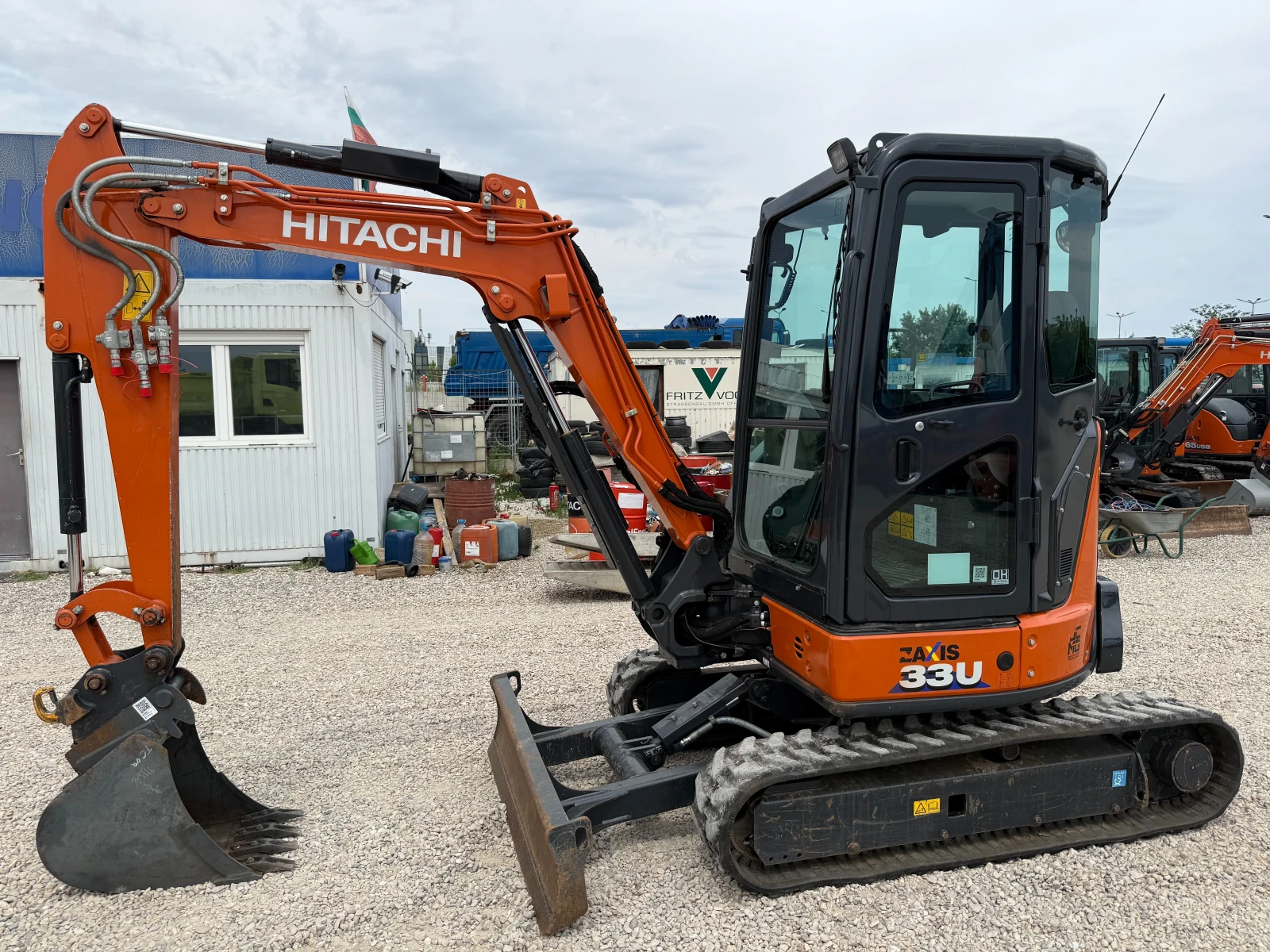 Багер Hitachi ZX 33 U-6 - изображение 2