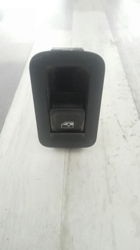 Копче ел стъкло задно ляво Фолксваген Голф 7