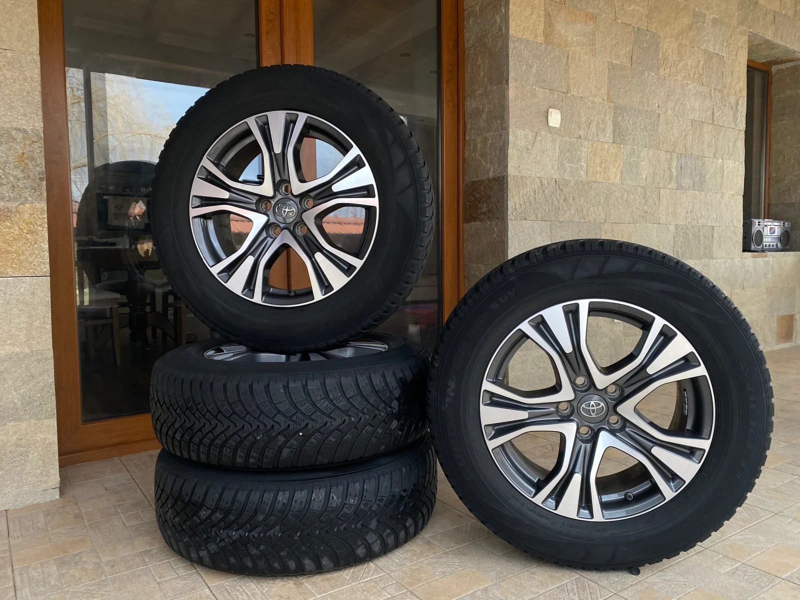 ���� � ������ 225/65R17 �� Toyota Rav4 | Mobile.bg � ����������� 1