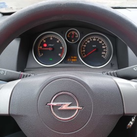 Opel Astra 1.7 CDTI, снимка 7 - Автомобили и джипове - 43058225