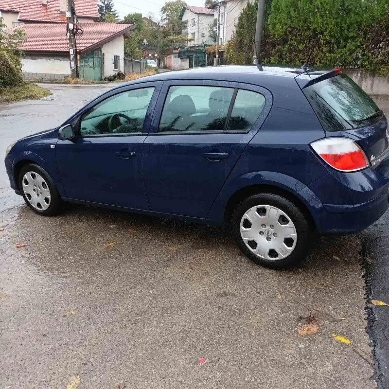 Opel Astra 1.7 CDTI, снимка 5 - Автомобили и джипове - 47573158