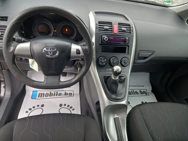 Toyota Auris 1.3vvti, снимка 11 - Автомобили и джипове - 43194845