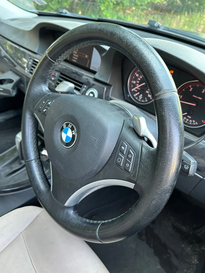 BMW 330 D Facelift, снимка 11 - Автомобили и джипове - 47704589