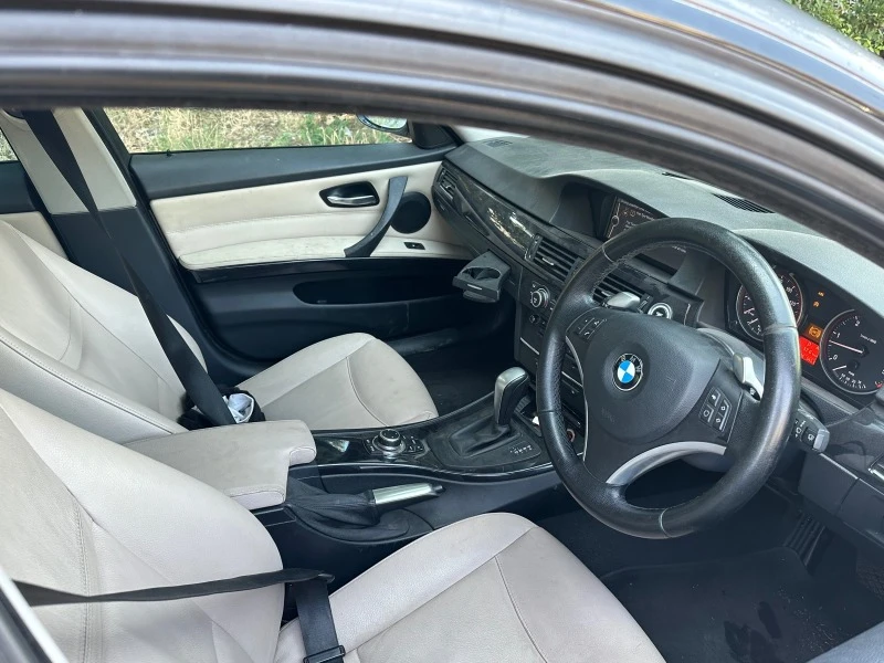 BMW 330 D Facelift, снимка 9 - Автомобили и джипове - 47704589