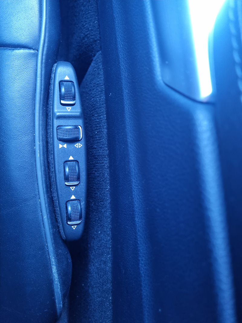 Mercedes-Benz E 350 4Matic/Подгрев/Дистроник плюс/Сервизна книжка/, снимка 16 - Автомобили и джипове - 44199094