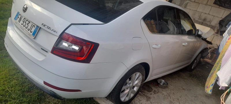 Skoda Octavia 1.4 benz metan, снимка 4 - Автомобили и джипове - 47325755