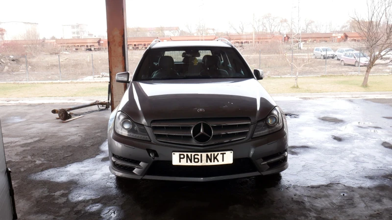 Mercedes-Benz C 220, снимка 1 - Автомобили и джипове - 48860982