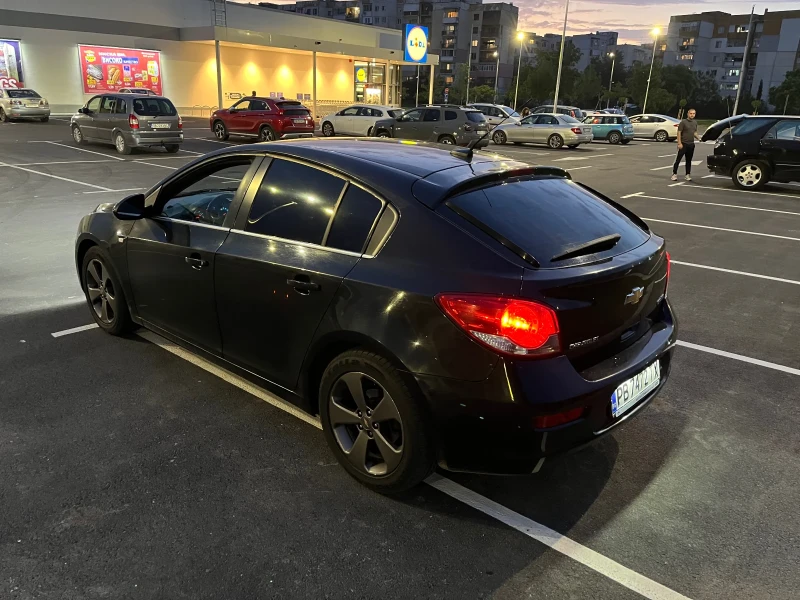 Chevrolet Cruze 1, 8 Gaz-benzin, снимка 3 - Автомобили и джипове - 50653627