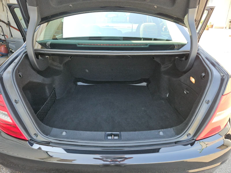 Mercedes-Benz C 180 2.2D/BLACK FRIDAY/120k.c/ACC/БЛУТУТ/EURO 5B/ТОП, снимка 4 - Автомобили и джипове - 51168419