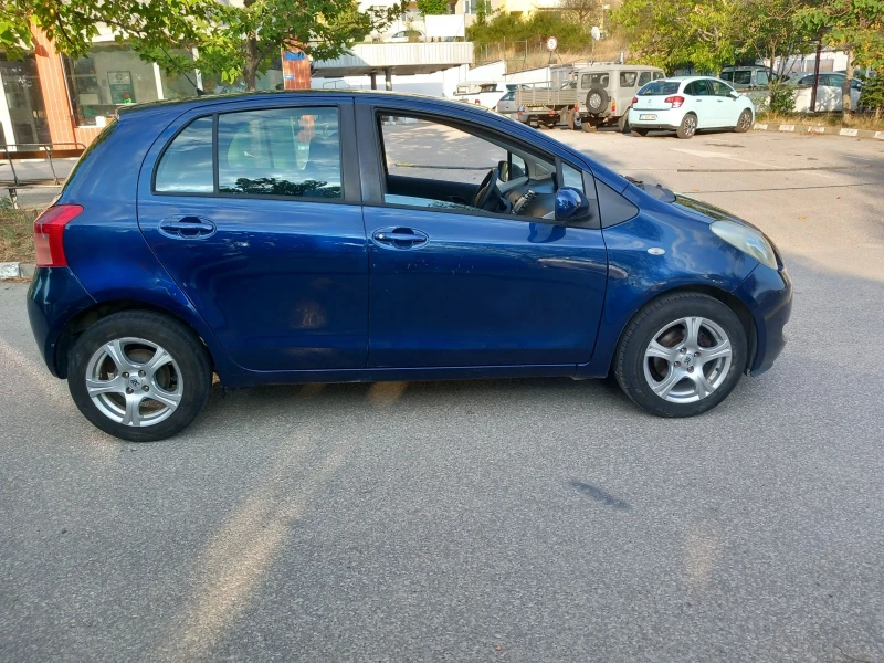 Toyota Yaris 1.3 vvt.i 87ks, снимка 2 - Автомобили и джипове - 51222378