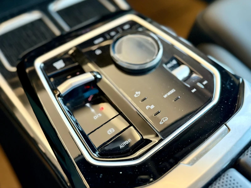 BMW 750 e* Bowers&Wilkins* Лизинг* Swarovski, снимка 13 - Автомобили и джипове - 51355008