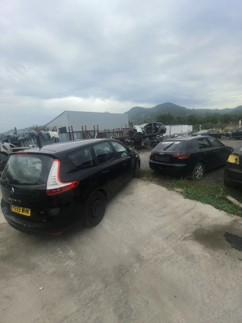 Renault Scenic 1.5 dci, снимка 4 - Автомобили и джипове - 51686187