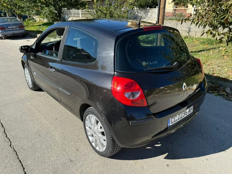 Renault Clio 1.6 Бензин/Газ, снимка 4 - Автомобили и джипове - 52391969
