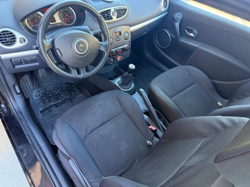 Renault Clio 1.6 Бензин/Газ, снимка 8 - Автомобили и джипове - 52391969