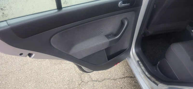 VW Golf Plus 1.9TDI 105кс, снимка 9 - Автомобили и джипове - 52671685