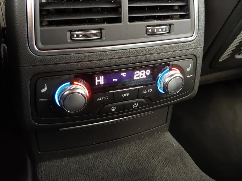 Audi A6 * 3.0T Technik AWD | SUNROOF | NAV | HTD SEATS * C, снимка 15 - Автомобили и джипове - 52997604