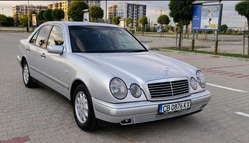 Mercedes-Benz 124 W210 ЗА КОЛЕКЦИЯ УНИКАТ, 100% ОРИГИНАЛ , снимка 6 - Автомобили и джипове - 55671360