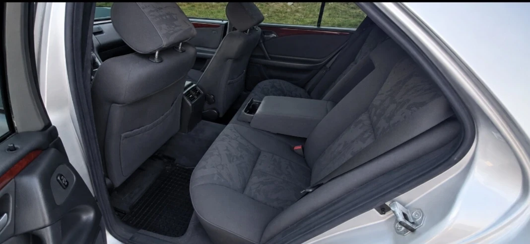 Mercedes-Benz 124 W210 ЗА КОЛЕКЦИЯ УНИКАТ, 100% ОРИГИНАЛ , снимка 9 - Автомобили и джипове - 55671360