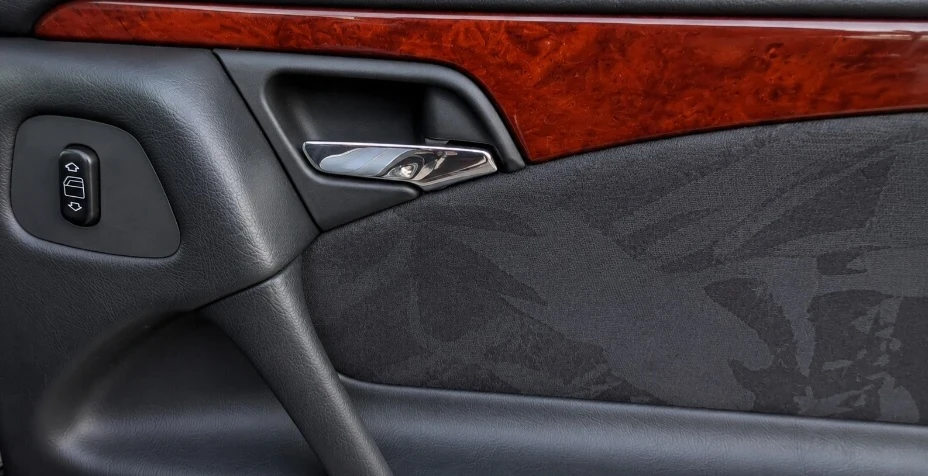 Mercedes-Benz 124 W210 ЗА КОЛЕКЦИЯ УНИКАТ, 100% ОРИГИНАЛ , снимка 12 - Автомобили и джипове - 55671360