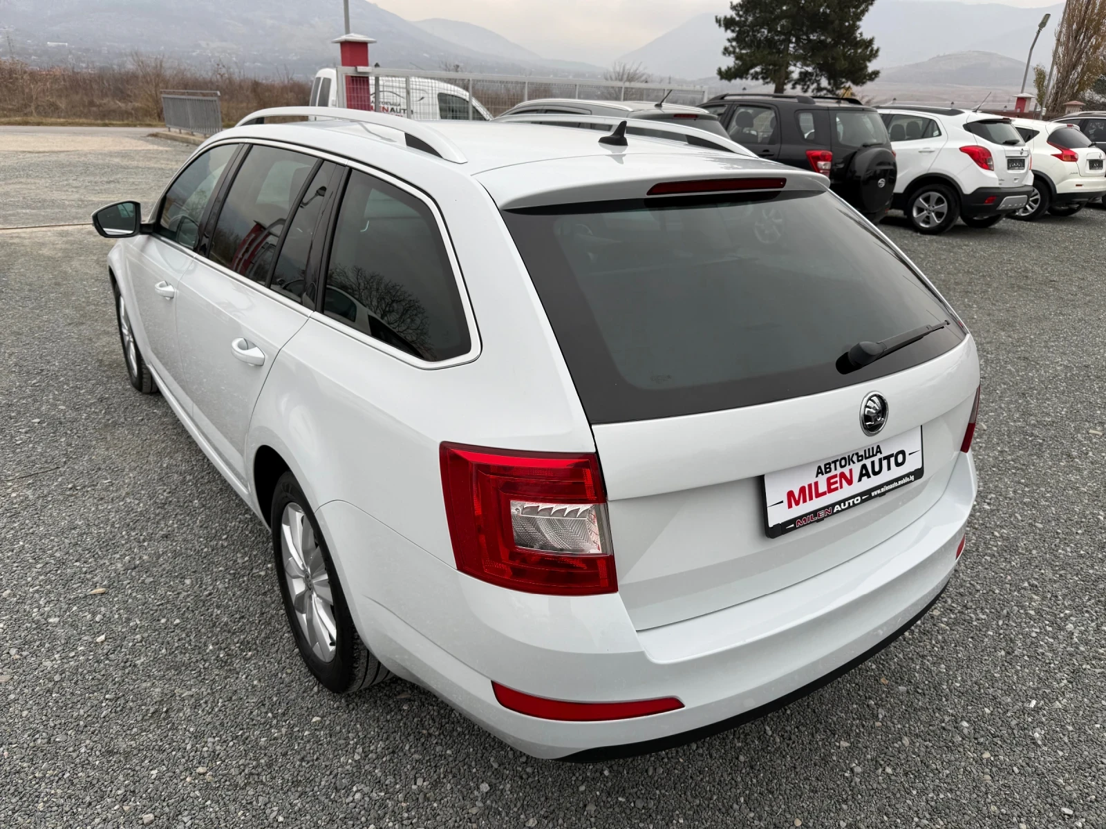 Skoda Octavia (KATO НОВА) - изображение 8