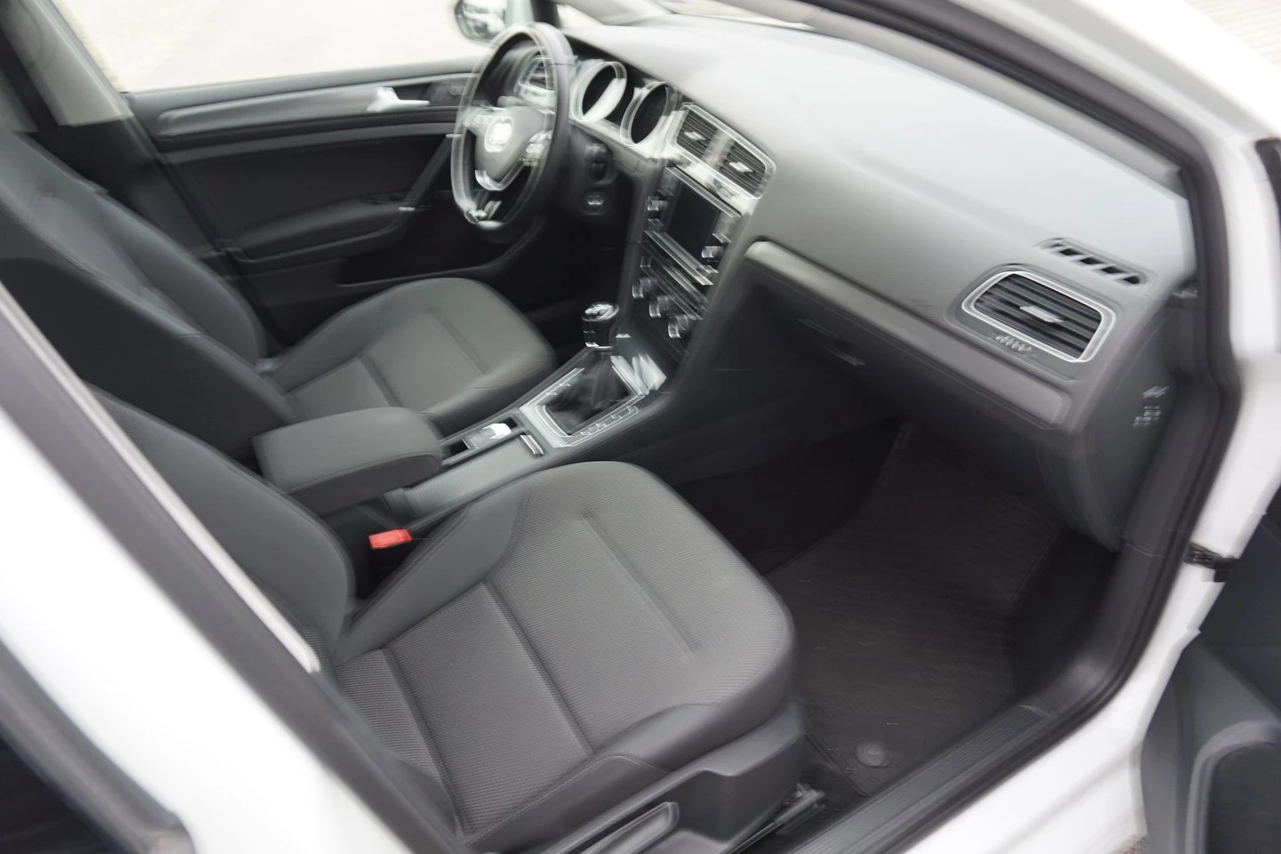 VW Golf Variant Comfortline 1.6 TDI - изображение 6