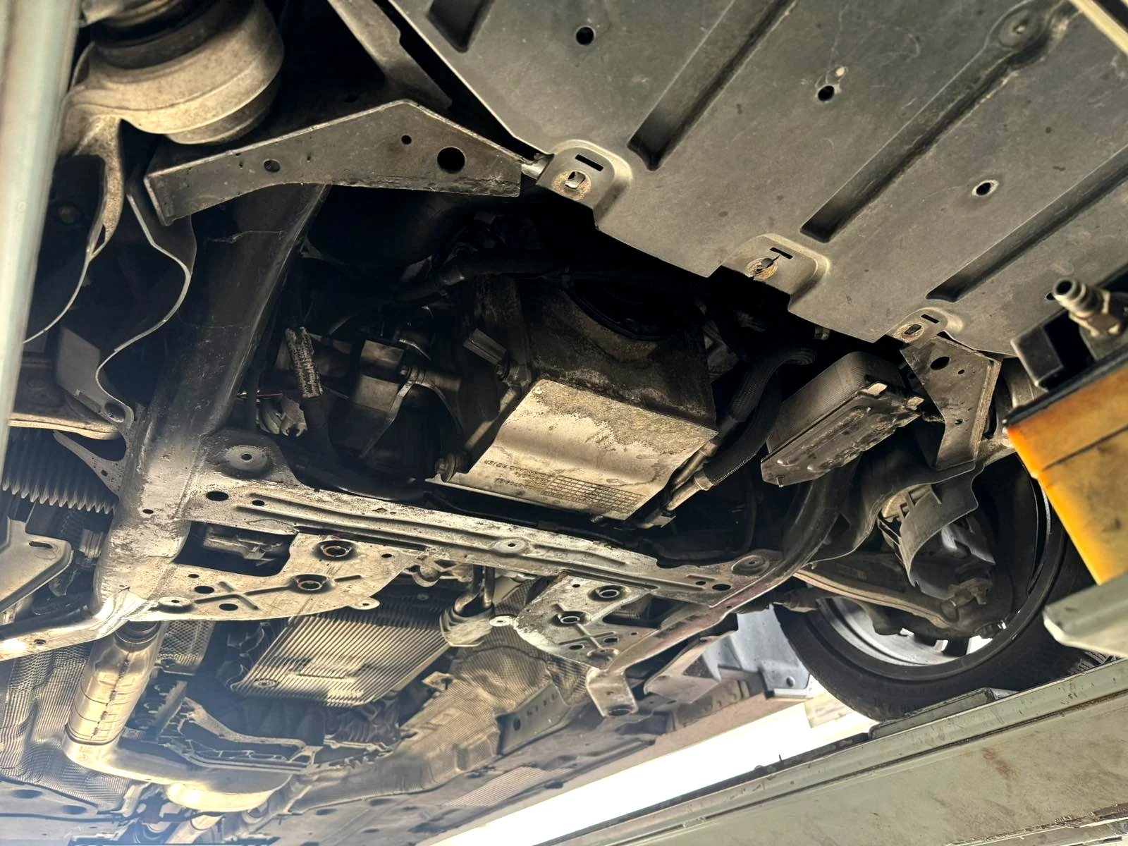 Jaguar XE R-SPORT 4x4 8ZF SWITZERLAND  DIAMOND WHITE PEARL | Mobile.bg   16