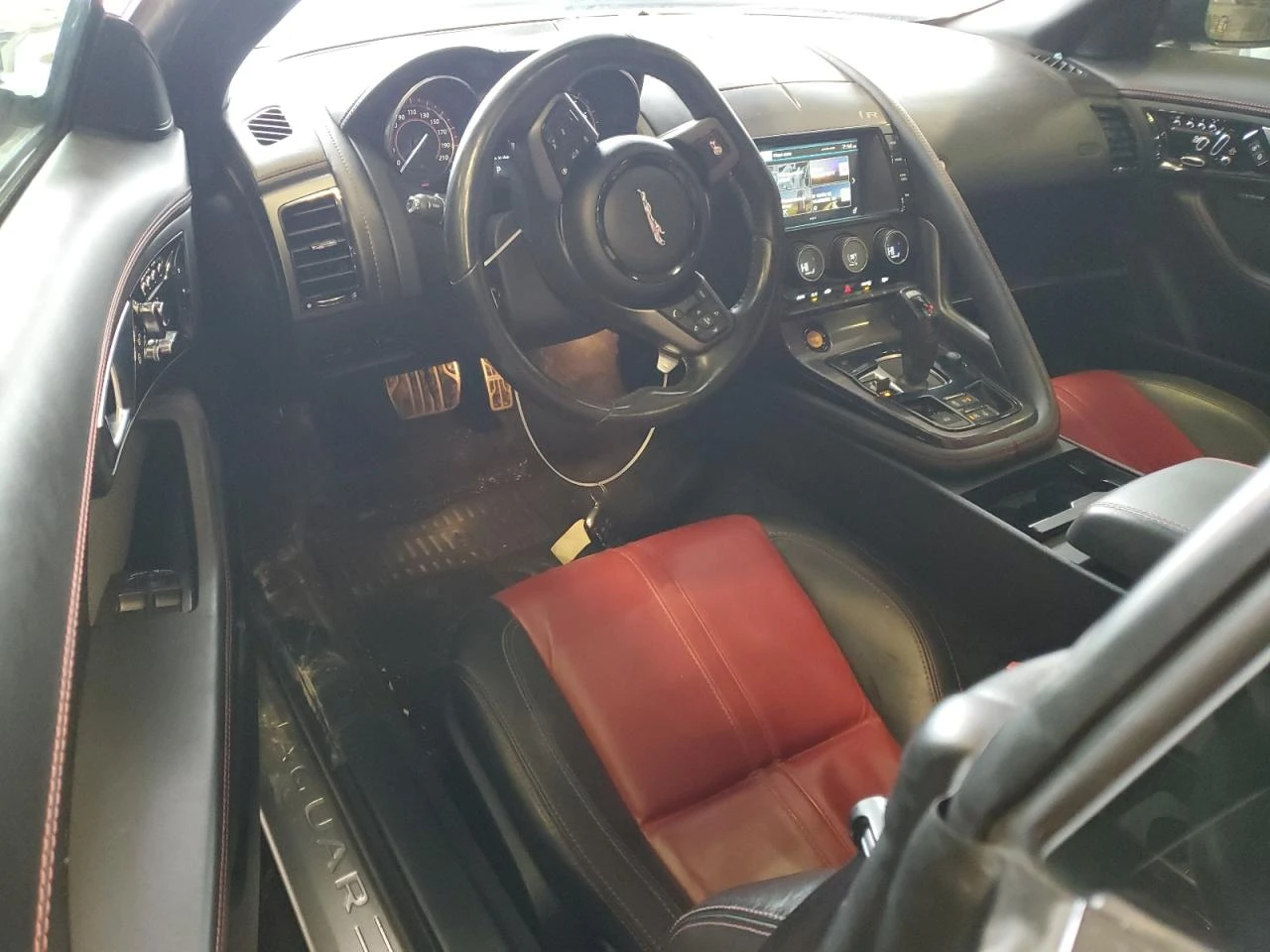 Jaguar F-Type R 5.0L V8 550кс * Възможност за Лизинг*  - изображение 8