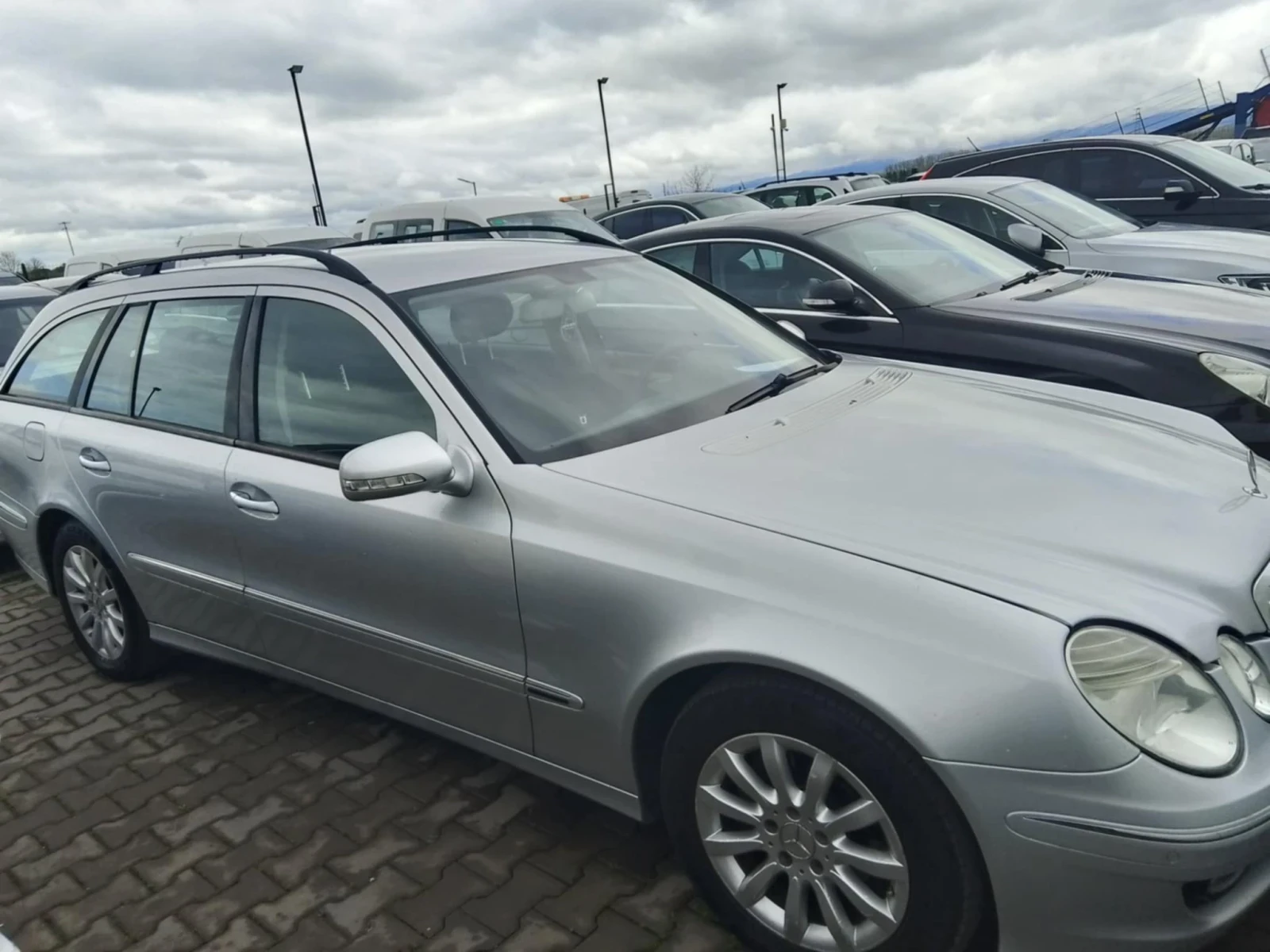Mercedes-Benz E 320  - изображение 2