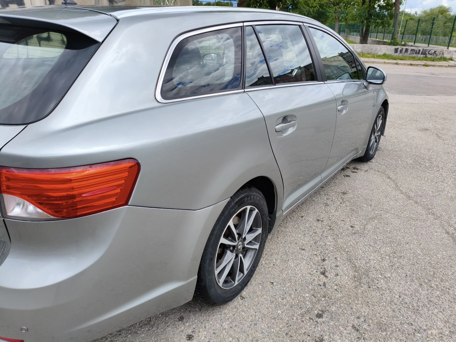 Toyota Avensis  - изображение 4