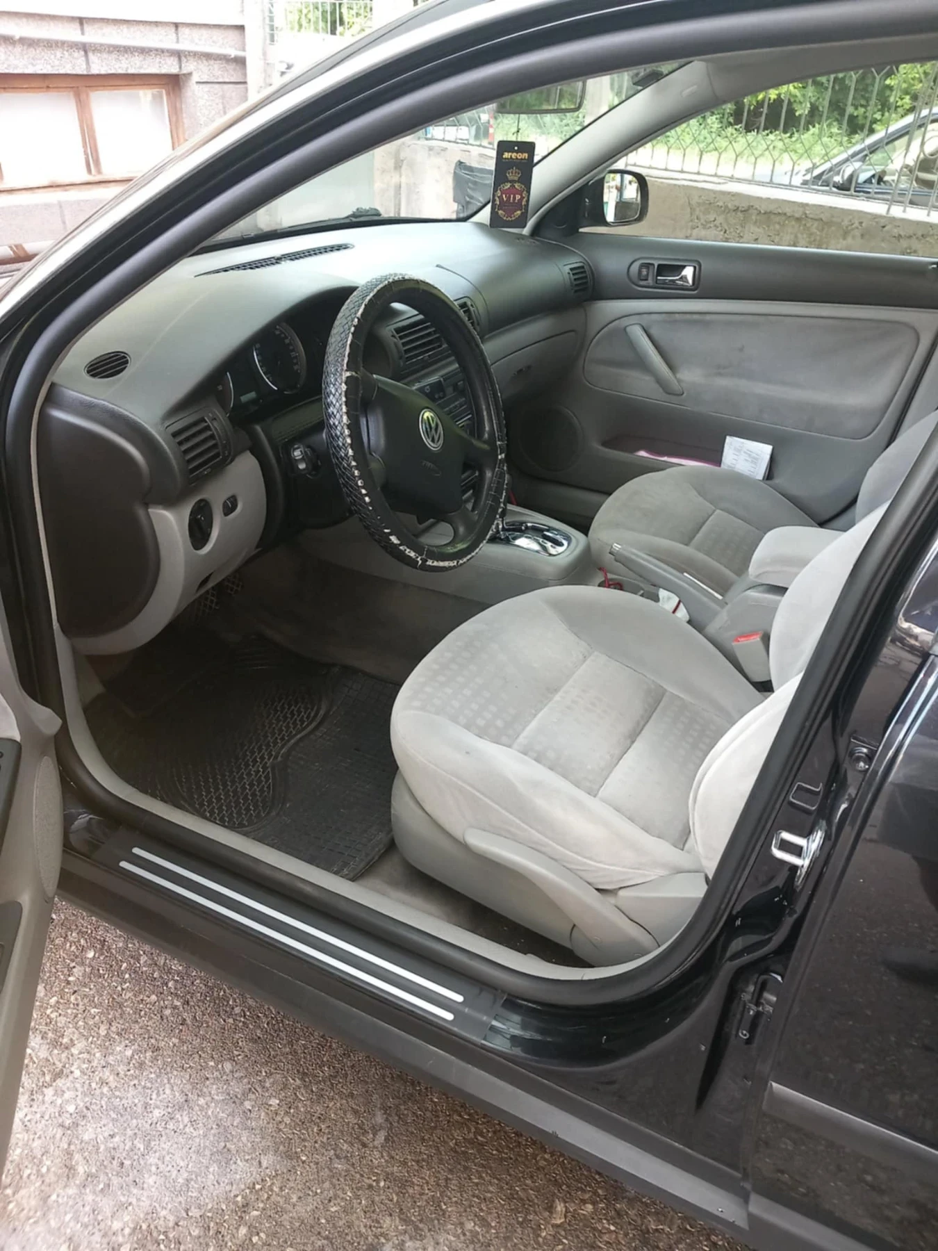 VW Passat 1.9 131hp Automatic - изображение 3
