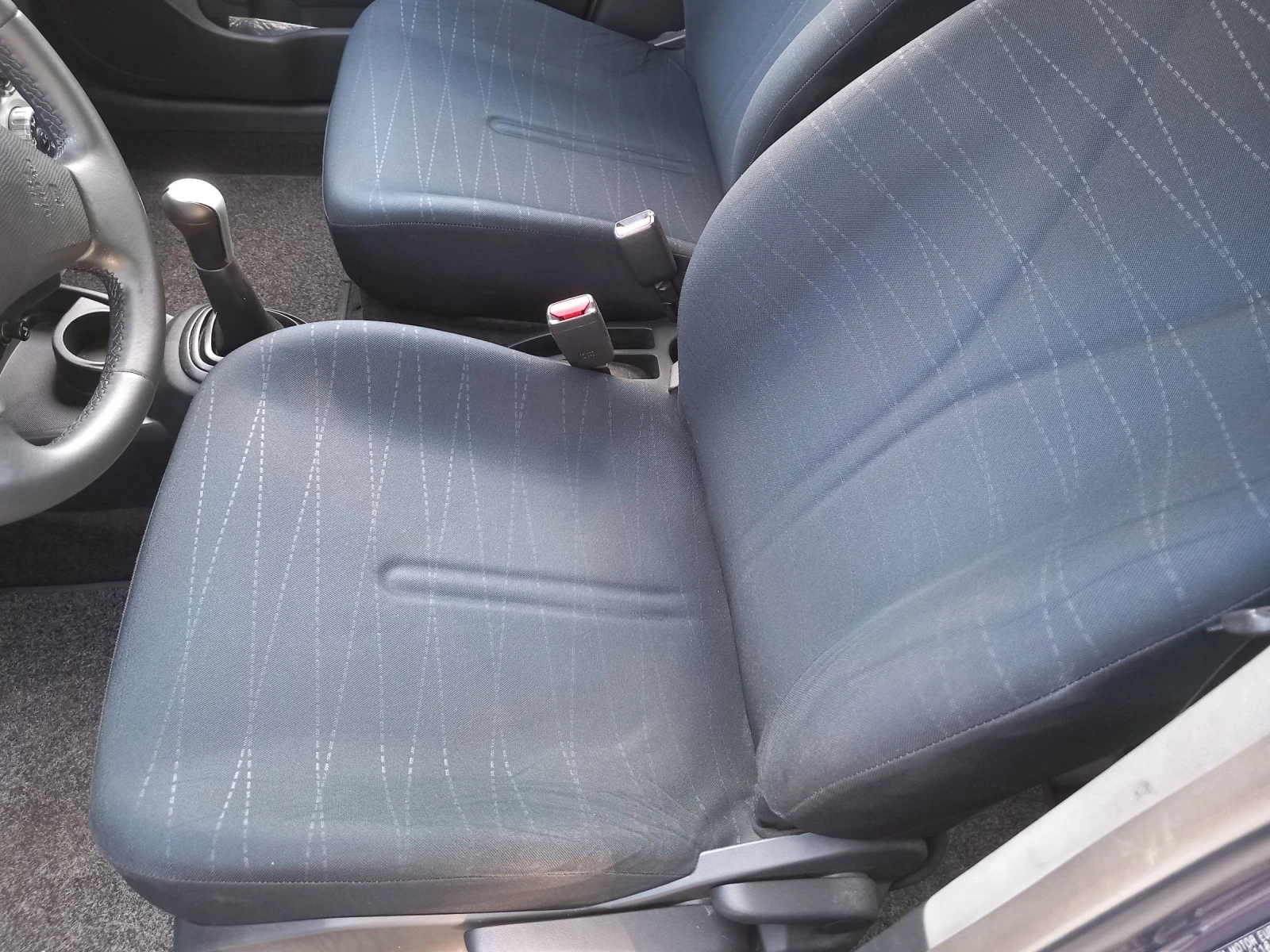 Toyota Yaris 1.3 vvt.i 87ks - изображение 7
