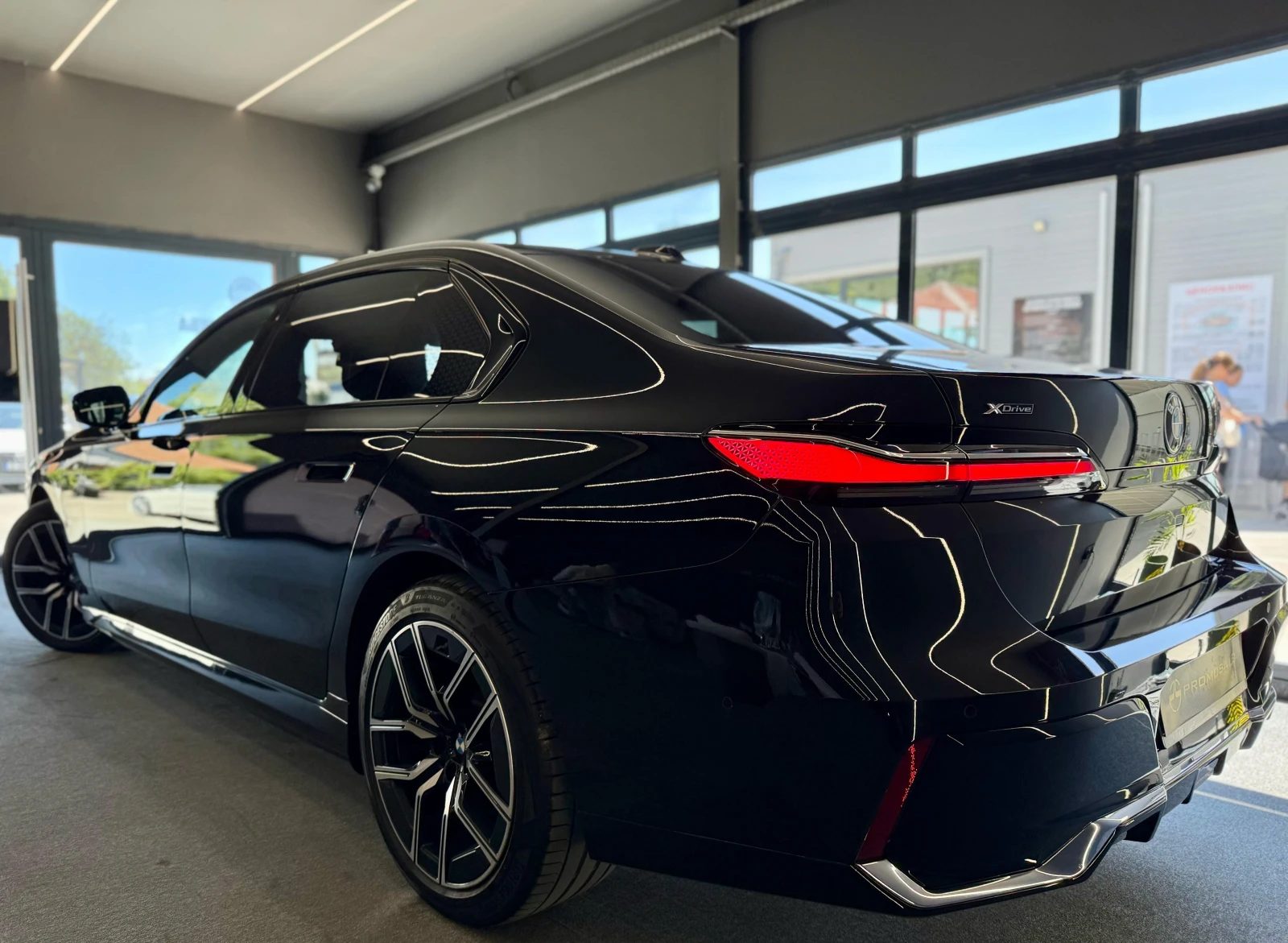 BMW 750 e* Bowers&Wilkins* Лизинг* Swarovski - изображение 4