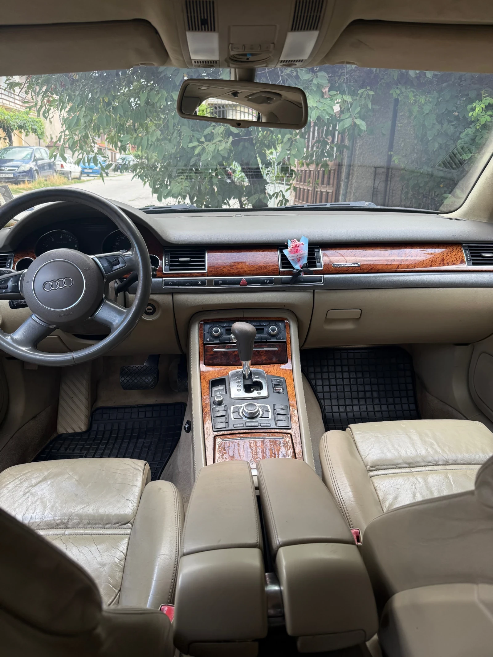 Audi A8 4.2 - изображение 7