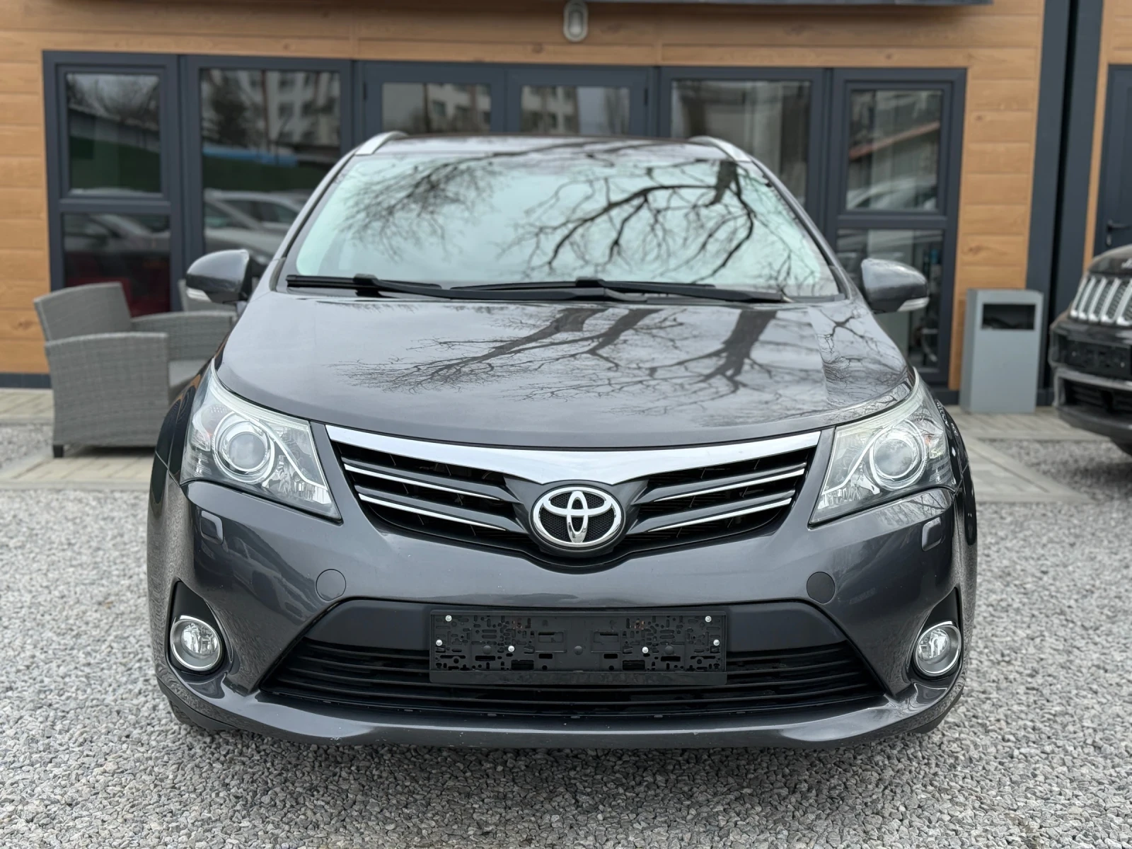 Toyota Avensis 1.8i/147hp/Кожа/Камера/, снимка 2 - Автомобили и джипове - 53035821