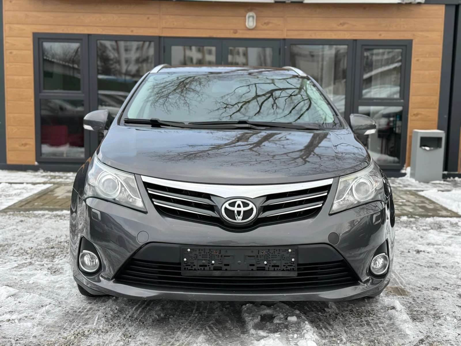 Toyota Avensis 1.8i/147hp/Кожа/Камера/ - изображение 2