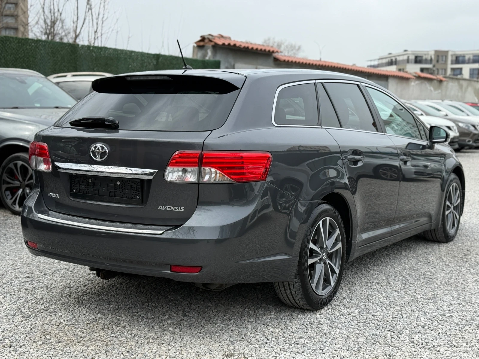 Toyota Avensis 1.8i/147hp/Кожа/Камера/, снимка 7 - Автомобили и джипове - 53035821