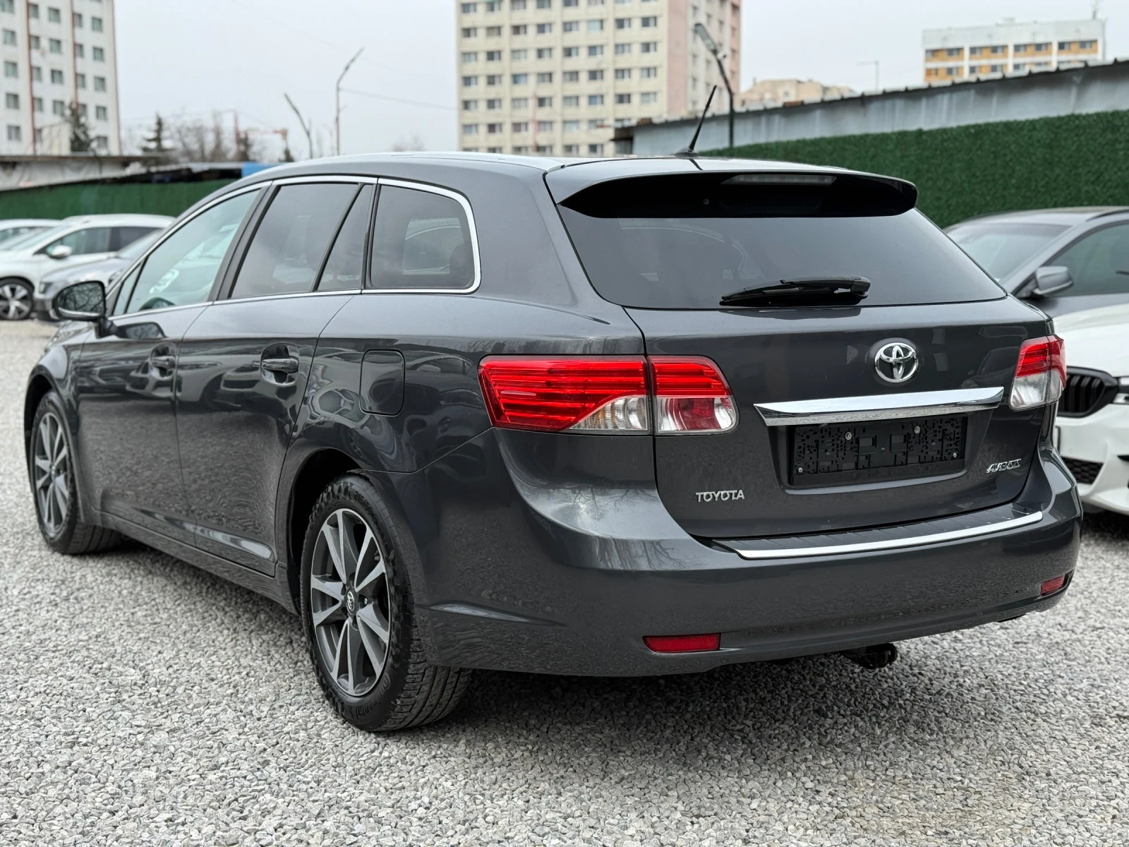 Toyota Avensis 1.8i/147hp/Кожа/Камера/, снимка 5 - Автомобили и джипове - 53035821